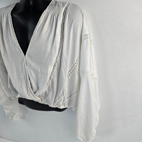 Free People Women’s White Long Sleeve Surplice Boho Peasant Blouse Size Small 65 - Picture 2 of 9